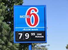 DSC04709 (Motel 6 7999)