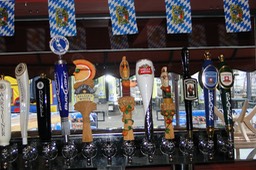 2015-09-11 DSC08348 Bar 2 Taps